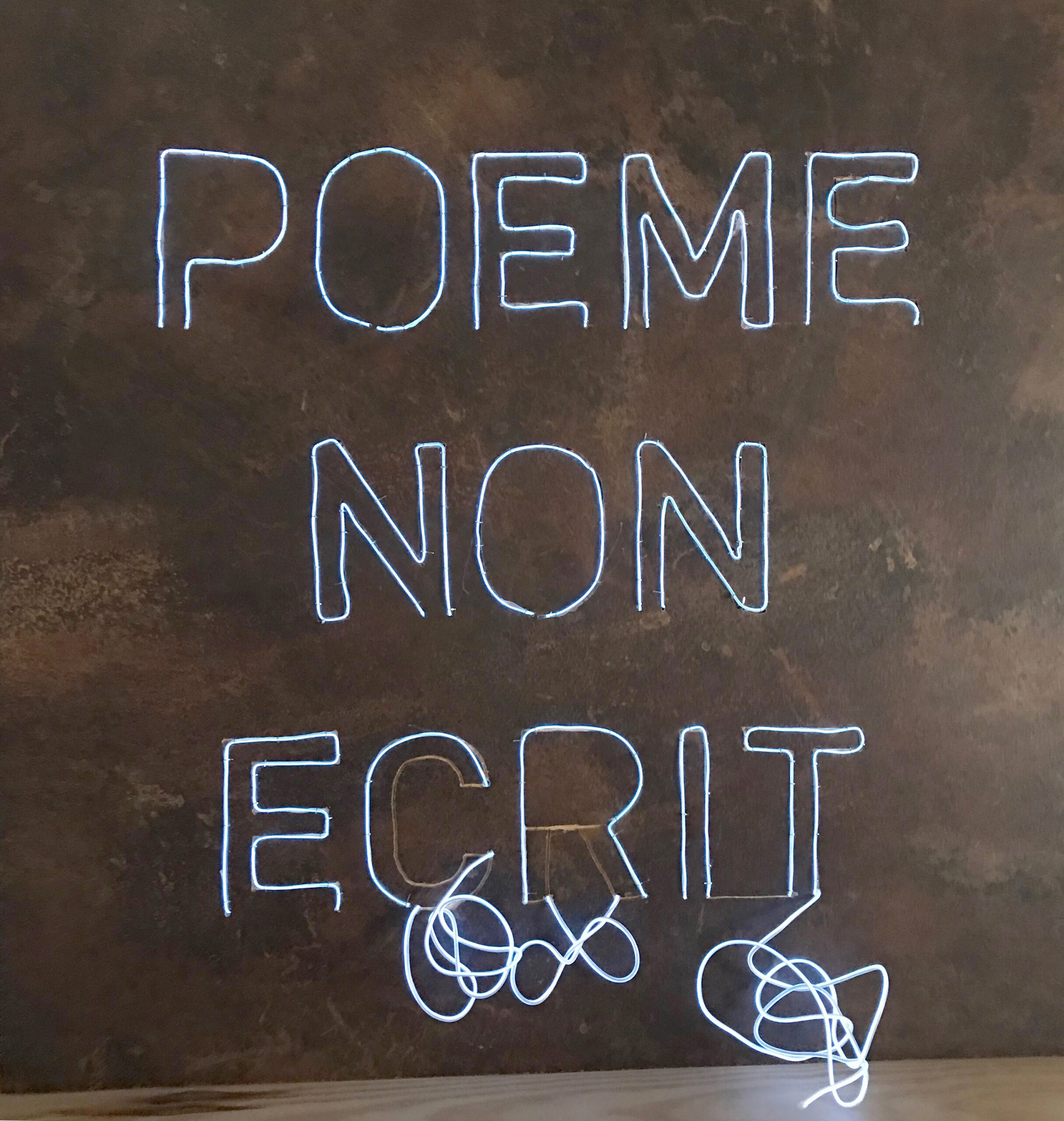 Poème non écrit Technique mixte, fil électroluminescent 120 x 120 cm