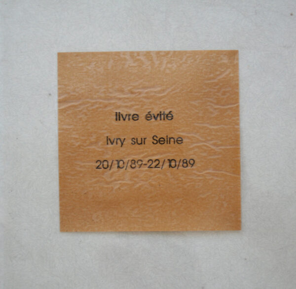 Livre évité Impression sur kraft soumis aux intempéries extérieures 30 x 30 cm