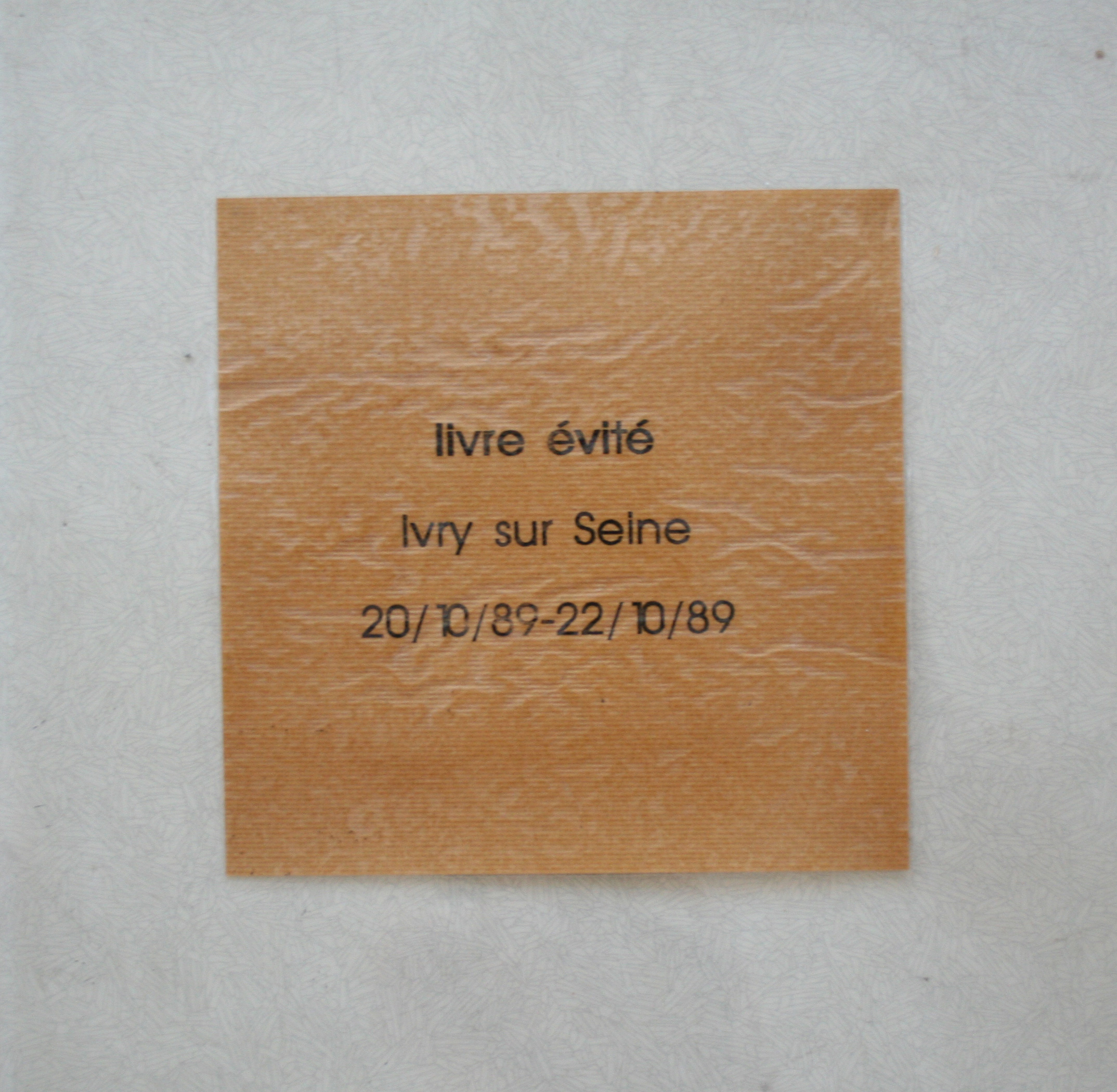 Livre évité Impression sur kraft soumis aux intempéries extérieures 30 x 30 cm